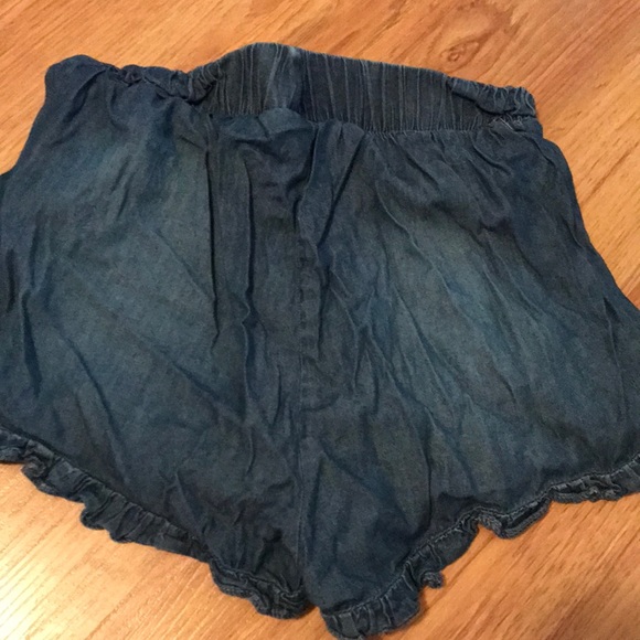 jean flowy shorts with detailing - Picture 2 of 2